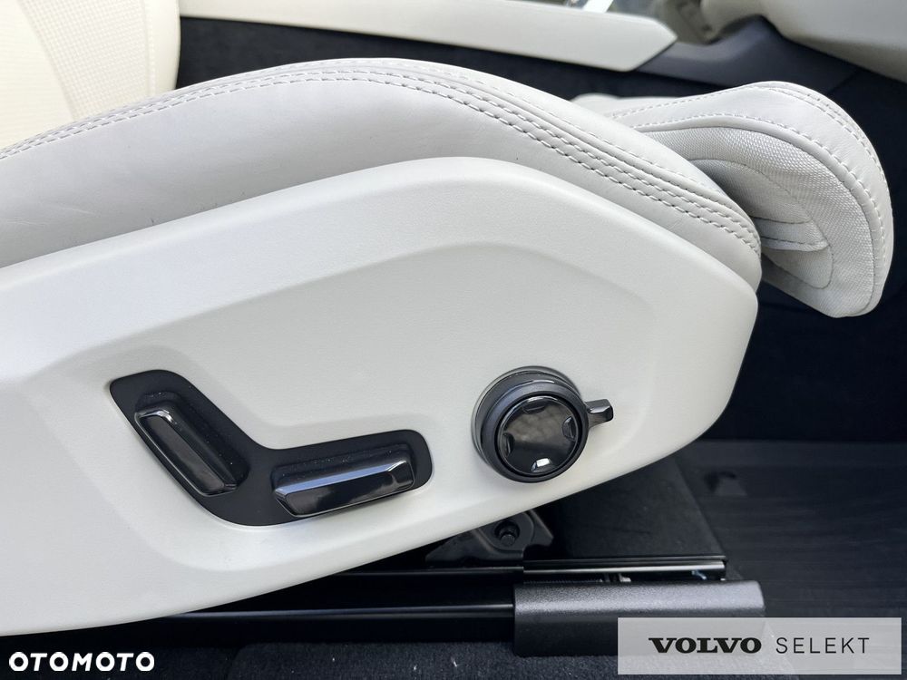 Volvo XC 90 - 32