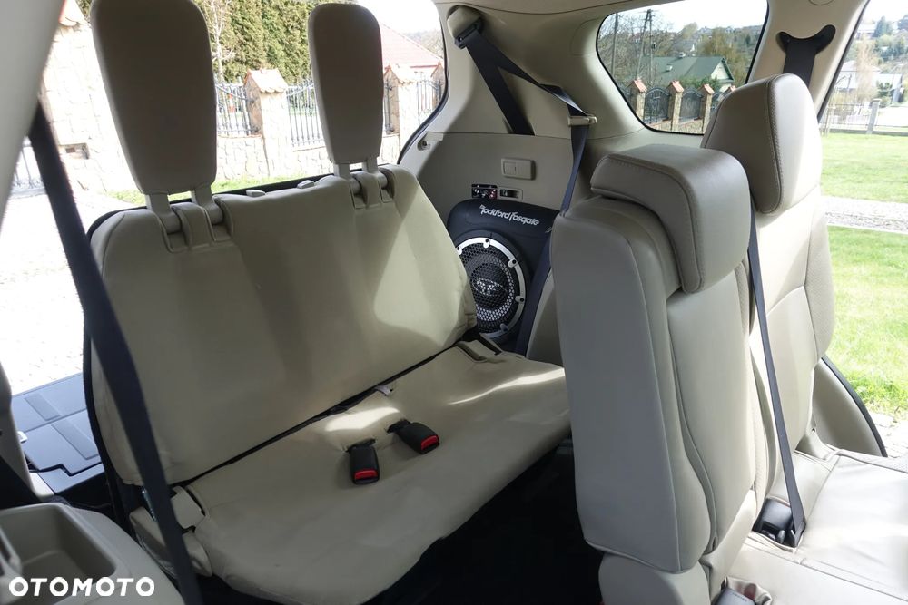 Mitsubishi Outlander 2.0 DID Intense + - 32