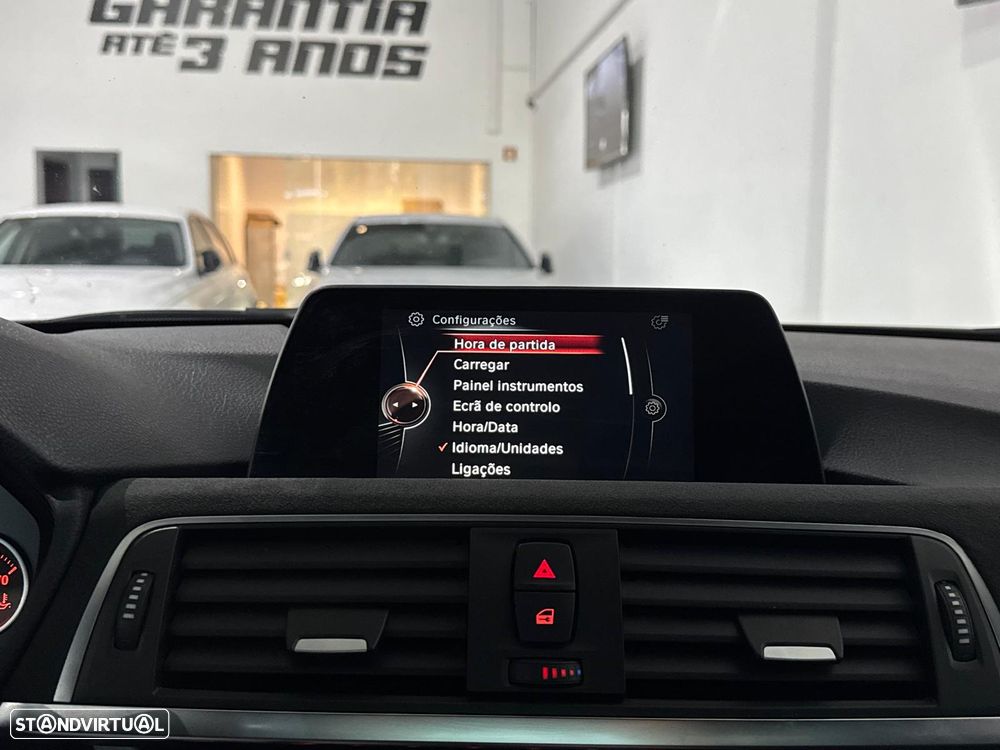 BMW 330 e iPerformance Pack M - 29