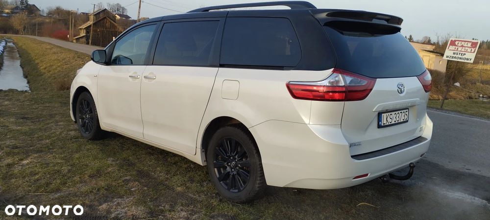 Toyota Sienna 3.5 V6 XLE AWD - 29