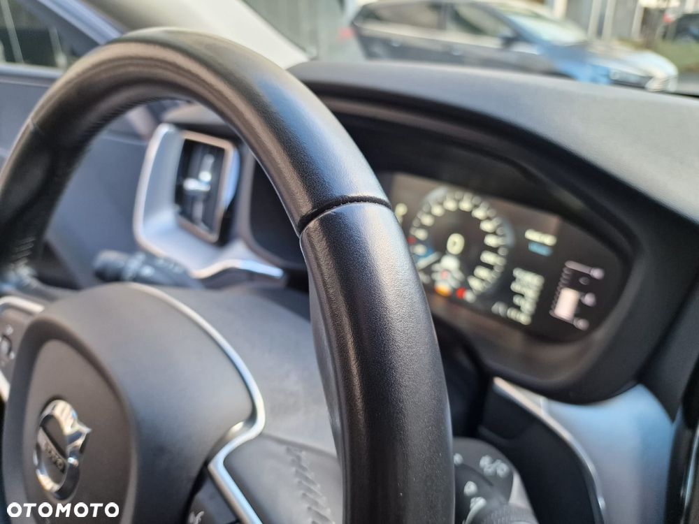 Volvo XC 60 T4 Momentum - 17