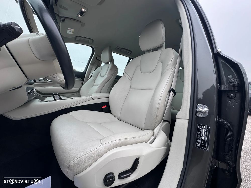 Volvo XC 90 2.0 T8 PHEV Momentum AWD - 18