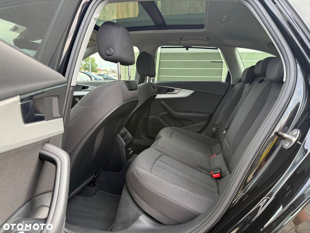 Audi A4 Avant 35 TFSI S tronic design - 21