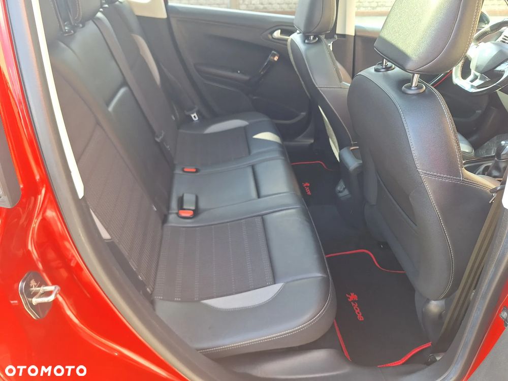 Peugeot 2008 1.6 BlueHDi Allure - 29