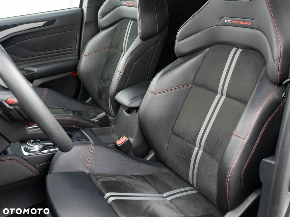 Ford Focus 2.3 EcoBoost ST X - 12