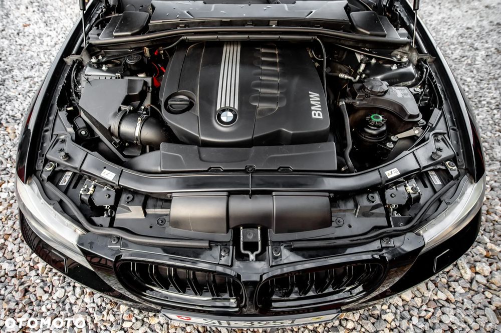 BMW Seria 3 330d xDrive DPF Touring Edition Exclusive - 17