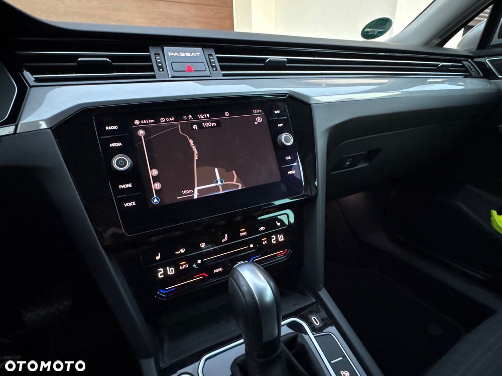 Volkswagen Passat Variant 2.0 TDI SCR DSG Business - 25