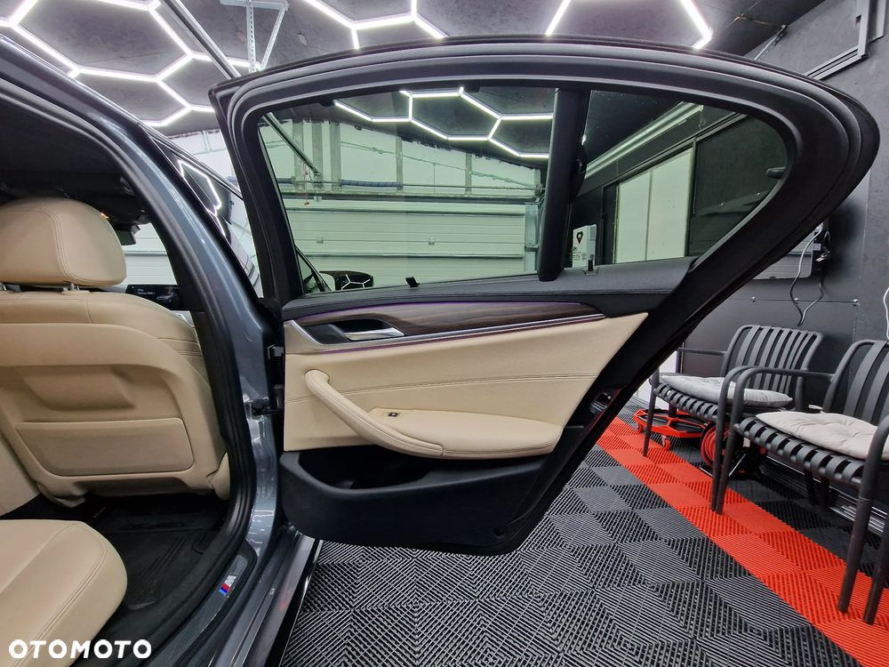 BMW Seria 5 530i M Sport Edition - 15