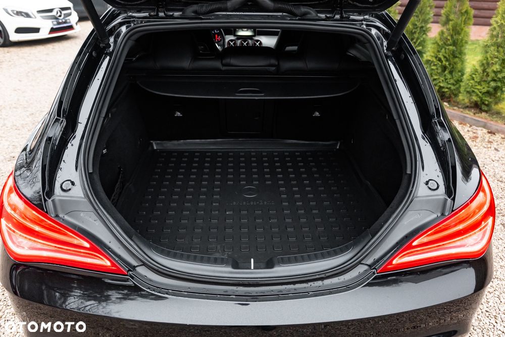 Mercedes-Benz CLA AMG 45 4Matic 7G-DCT - 17