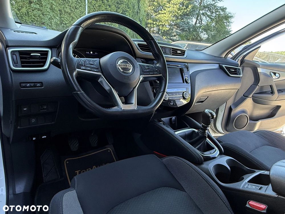 Nissan Qashqai 1.3 DIG-T N-Connecta EU6d - 16