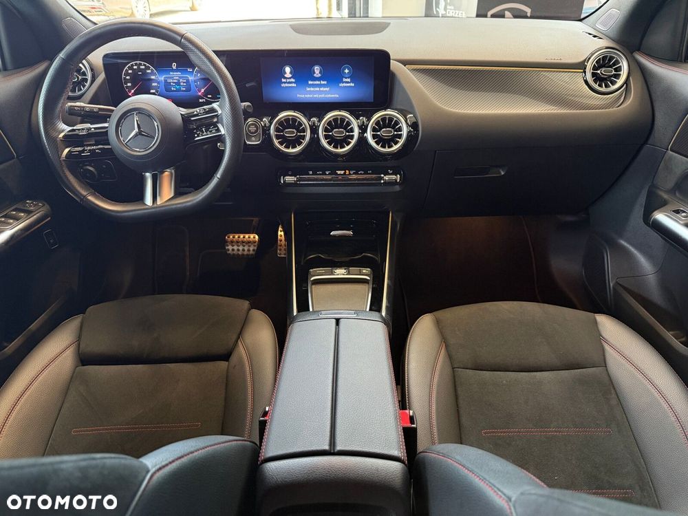 Mercedes-Benz GLA - 18