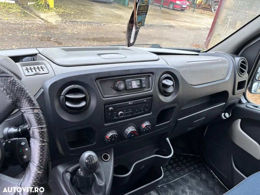 Renault Master 2.3 Combi 3,5t L2H2 8+1 locuri 4,7 m3 Confort - 4