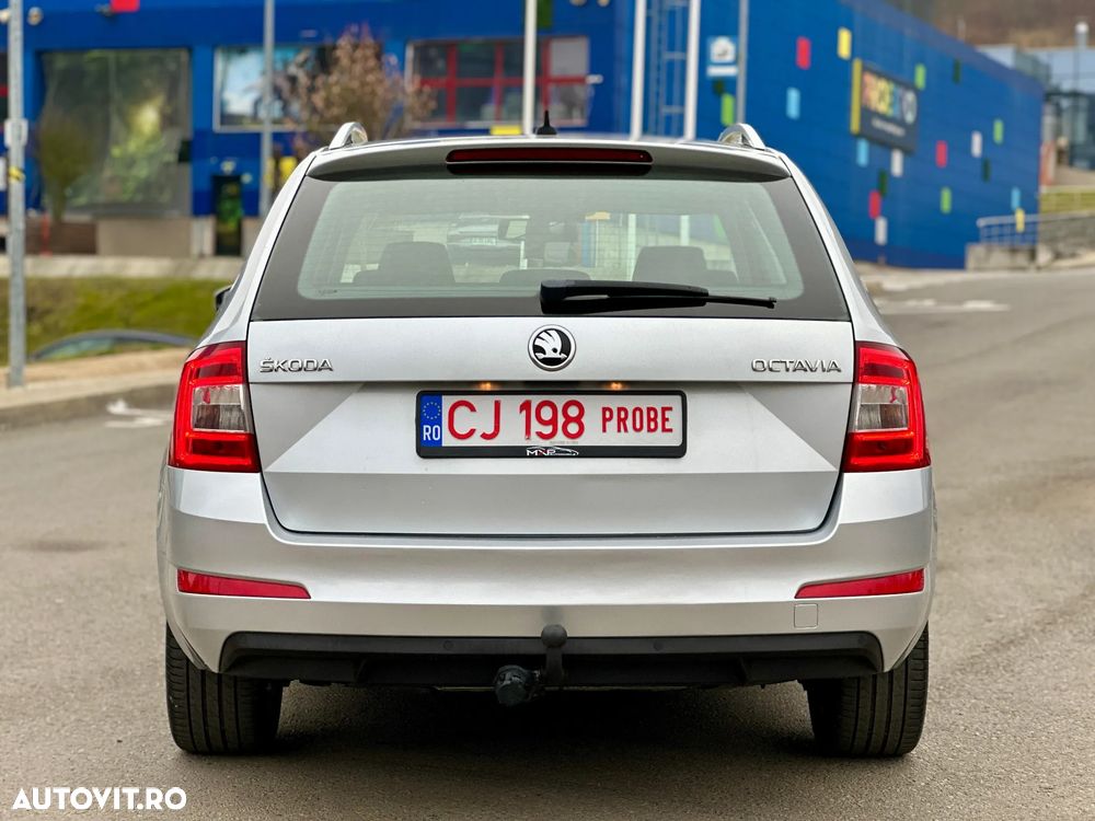 Skoda Octavia 1.6 TDI (Green tec) DSG Style - 10