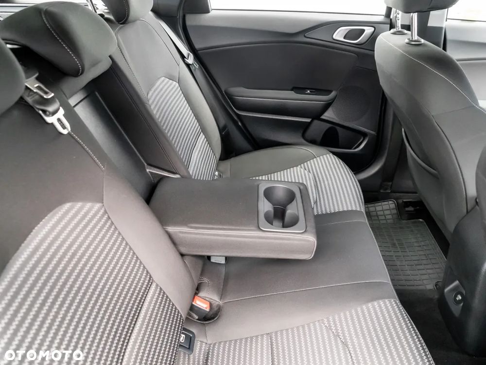 Kia Ceed 1.5 T-GDI M - 23