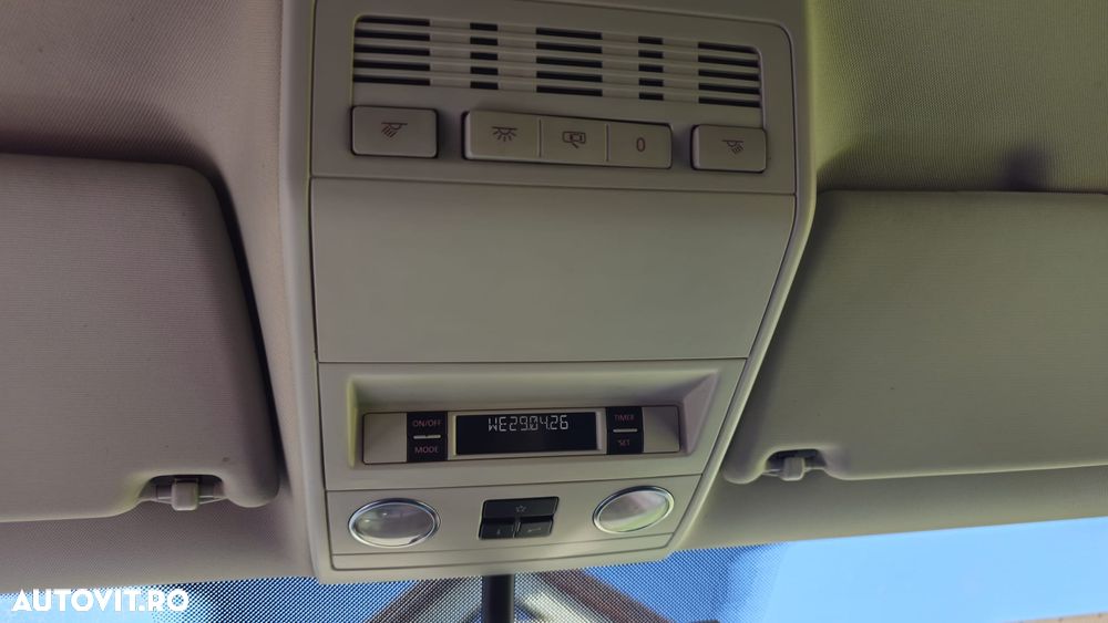 Volkswagen Caravelle - 8