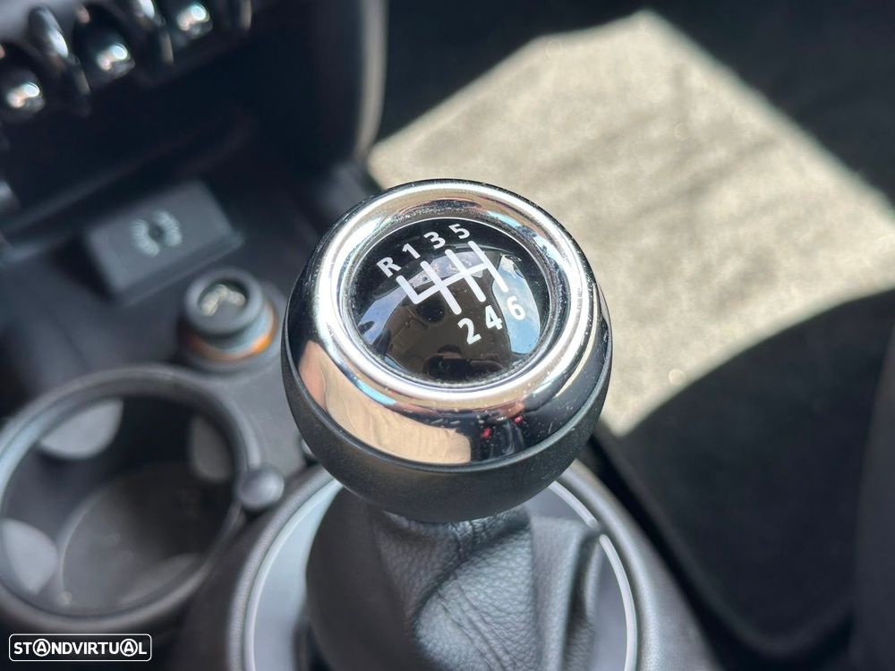 MINI 3 Portas One D - 22