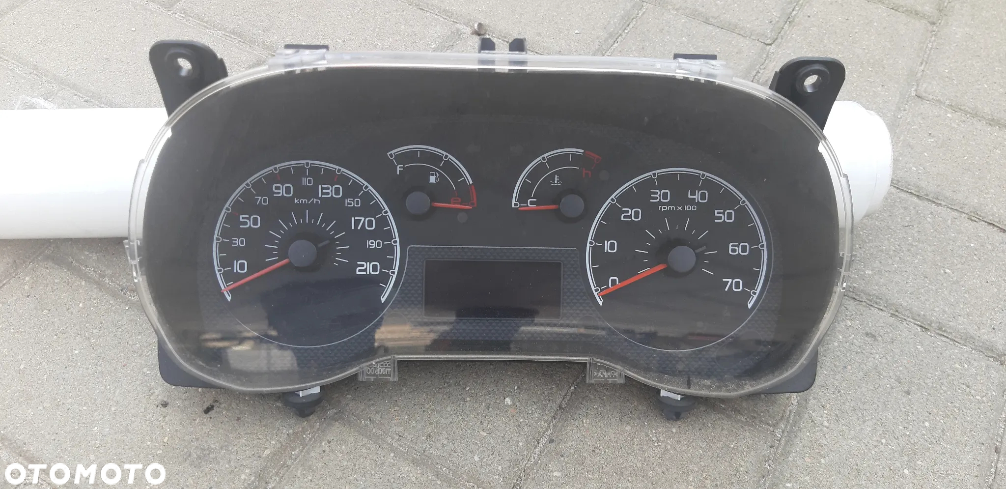 Licznik zegary Fiat Qubo 1.3d 2010r. 1367830080 - 2