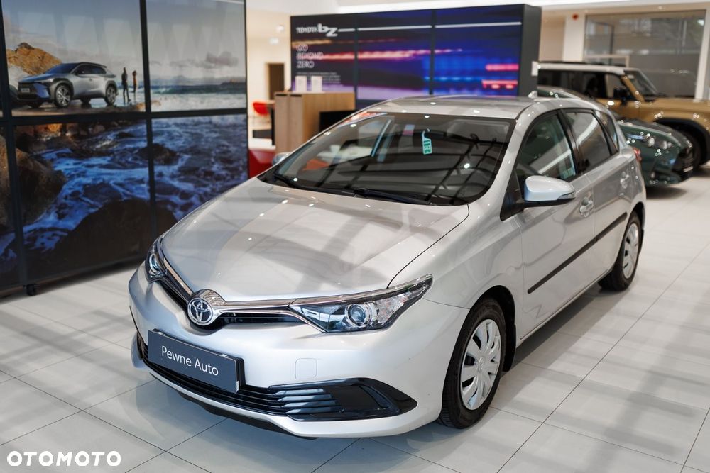 Toyota Auris - 10