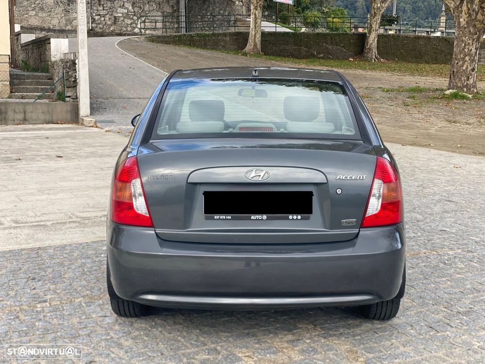Hyundai Accent 1.5 CRDi VGT Style - 4