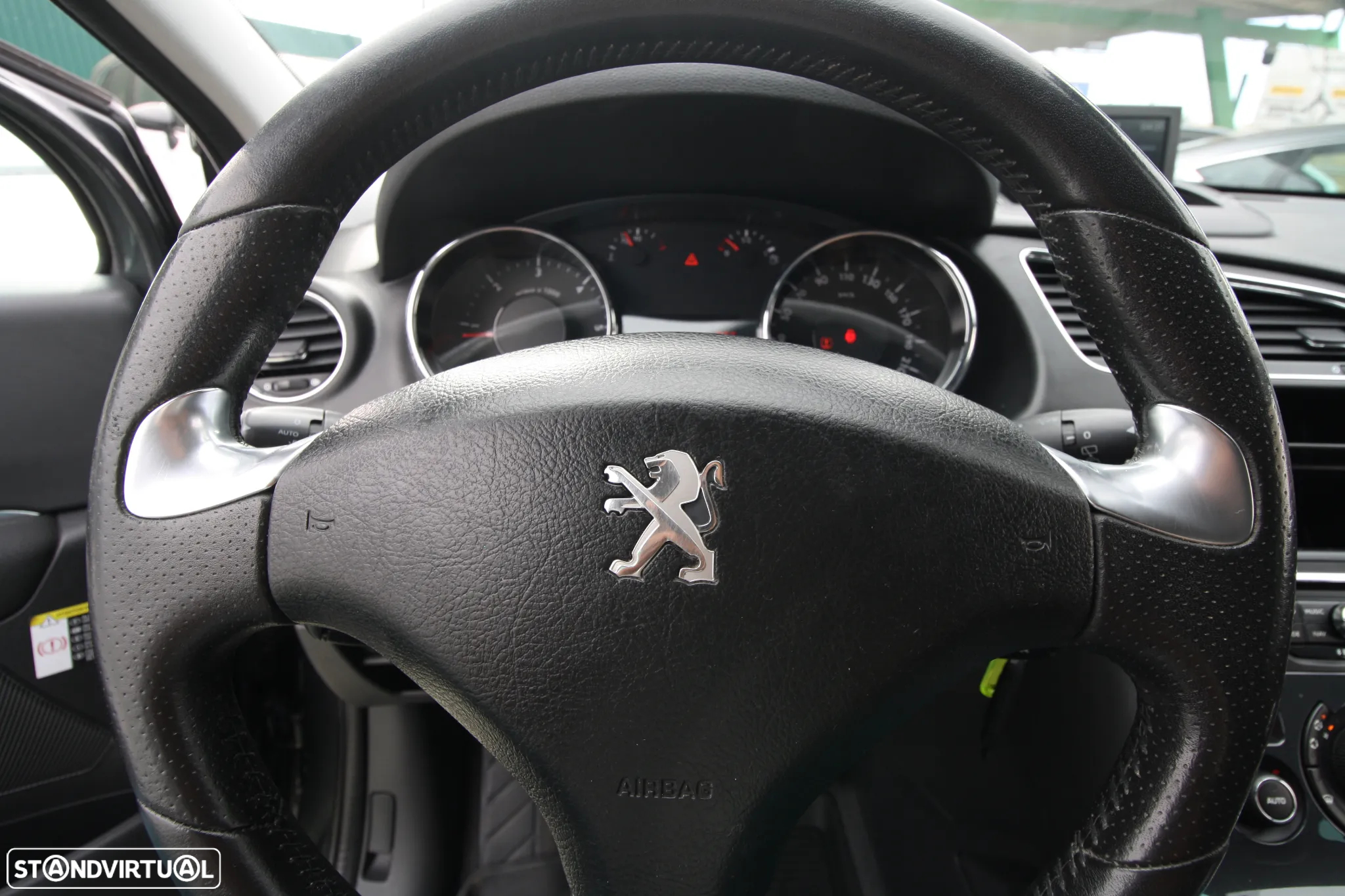 Peugeot 3008 1.6 BlueHDi Active - 29