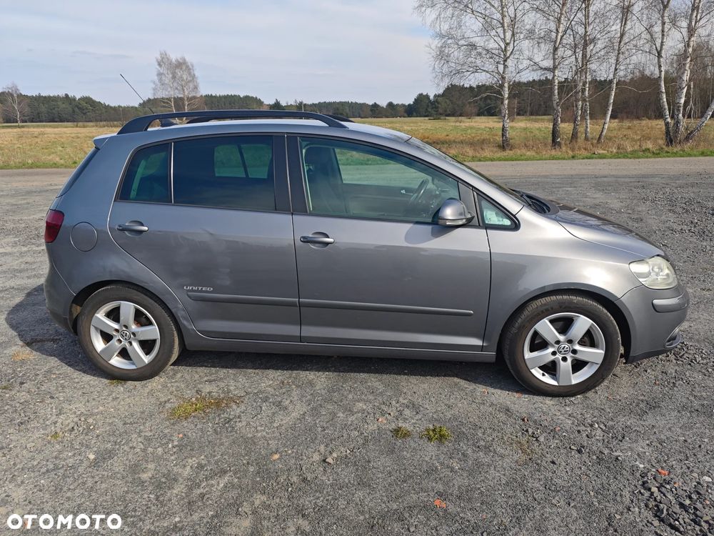 Volkswagen Golf Plus 1.9 TDI DPF United - 14