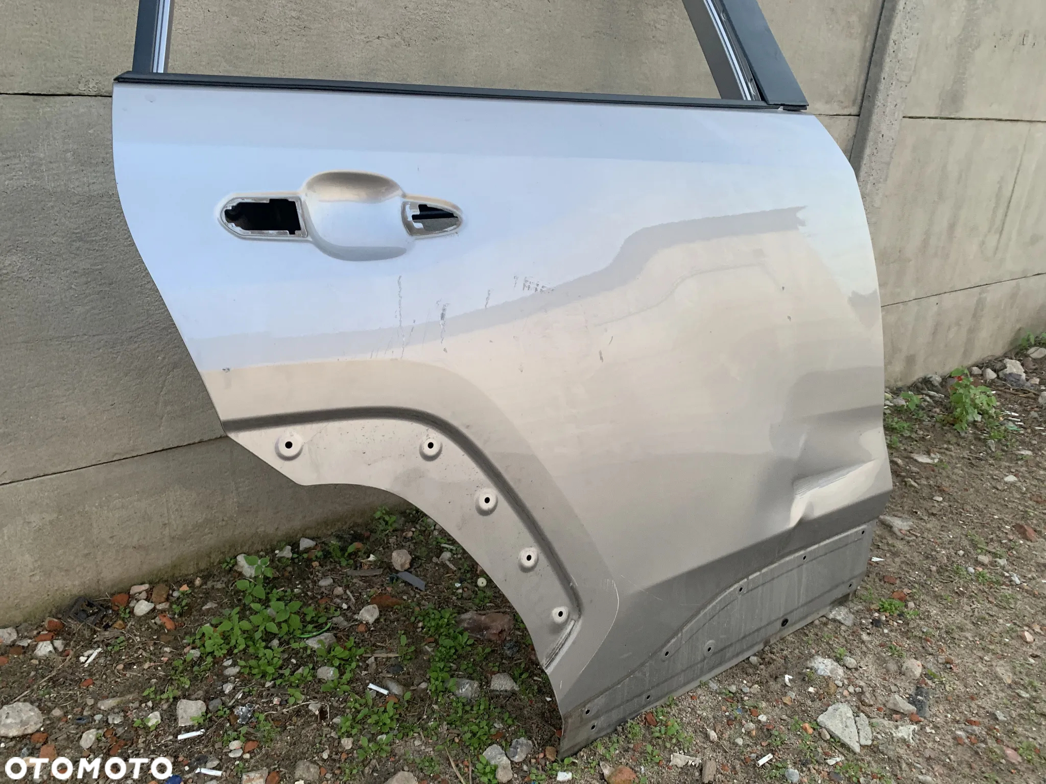 TOYOTA RAV4 V 2019- DRZWI PRAWE TYLNE TYŁ CHROM LISTWA NAKŁADKA RAMKA ZGARNIAJĄCA - 7
