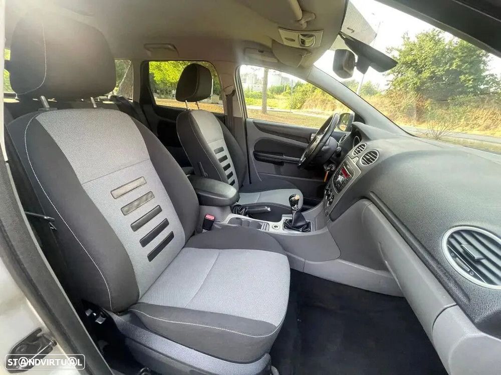 Ford Focus SW - 14