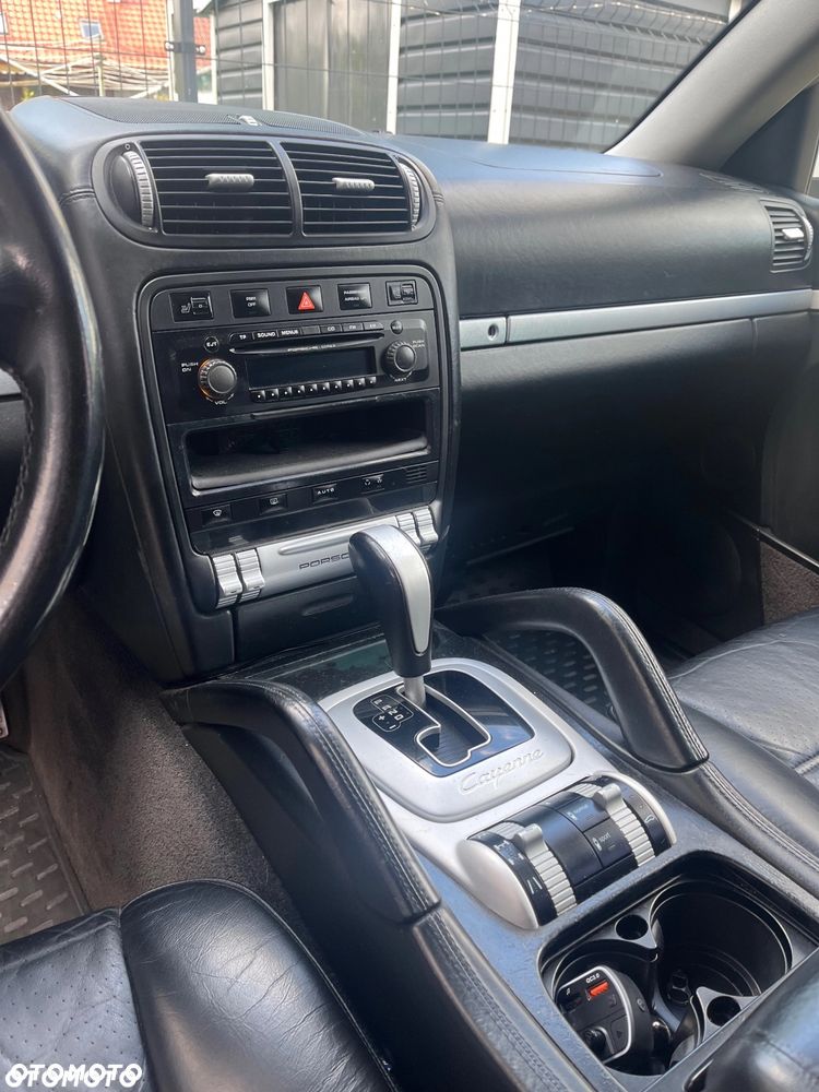 Porsche Cayenne - 5