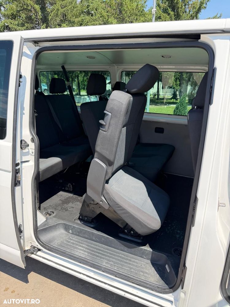 Volkswagen Multivan - 12