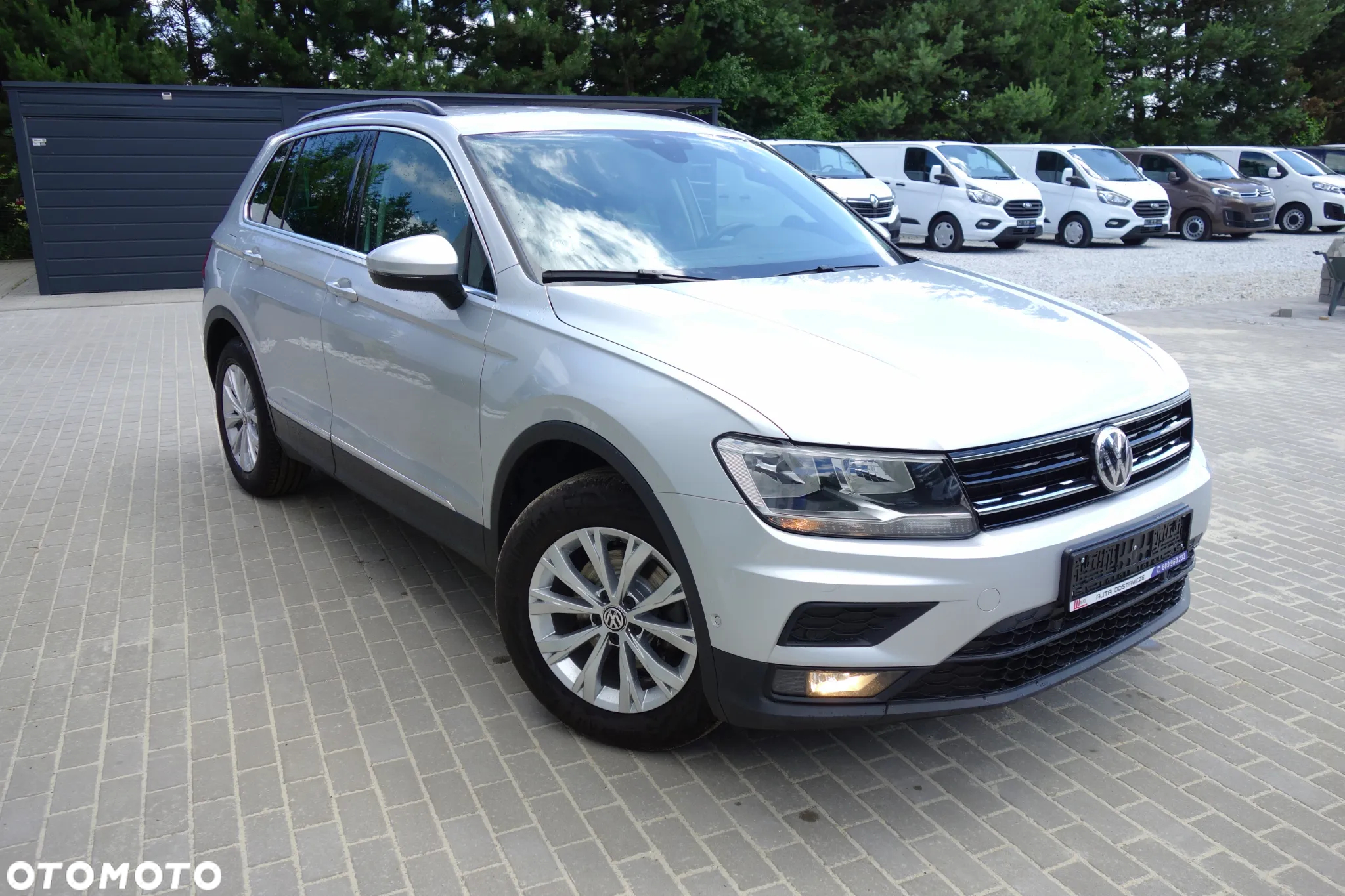 Volkswagen Tiguan - 11