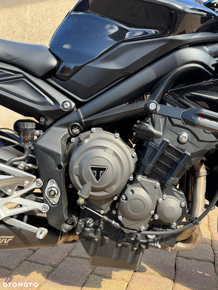 Triumph Street Triple - 8