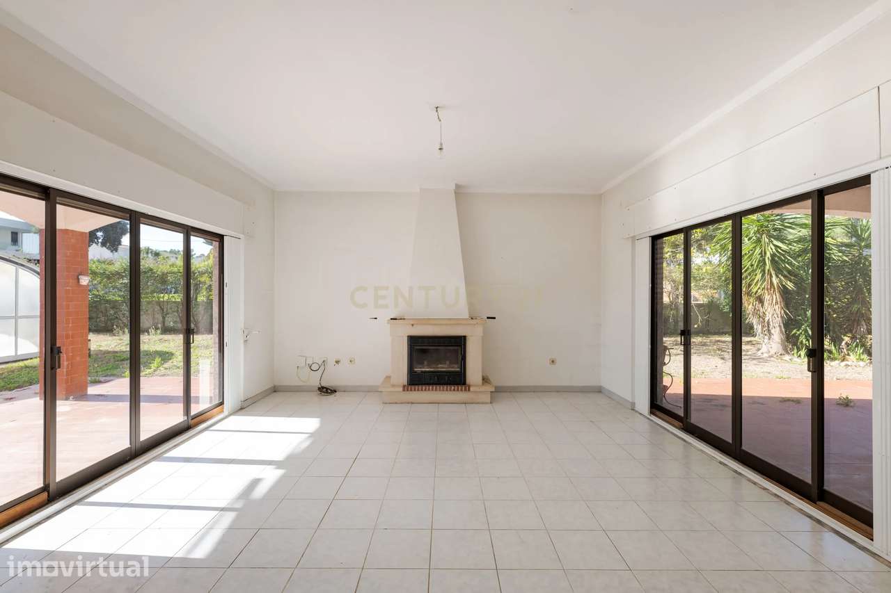 Moradia T4 com piscina coberta e lote de 900 m² | Marisol - Grande imagem: 2/37