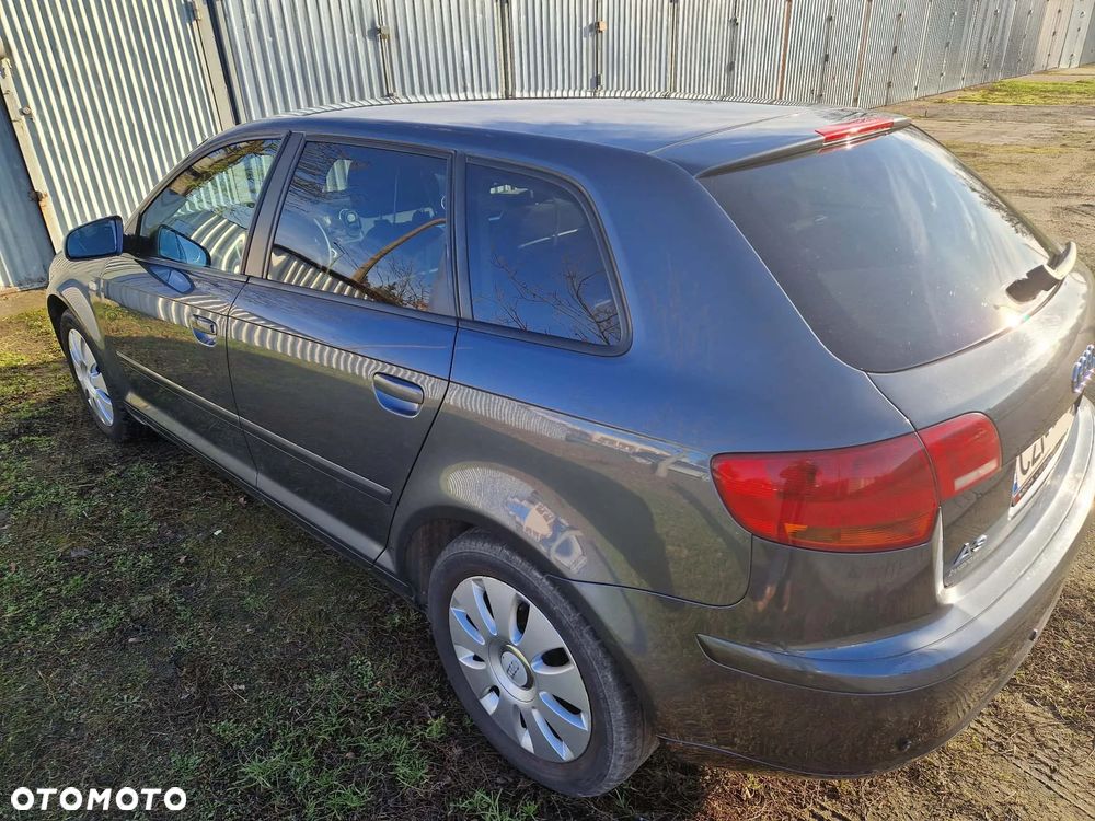 Audi A3 Sportback 1.9 TDI Attraction - 4