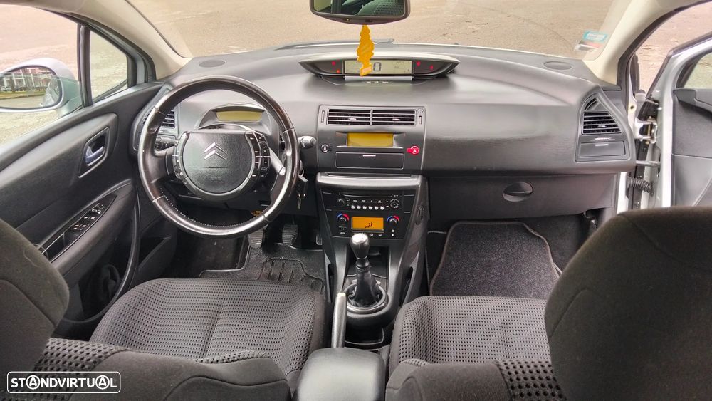 Citroën C4 1.6 HDi SX - 8
