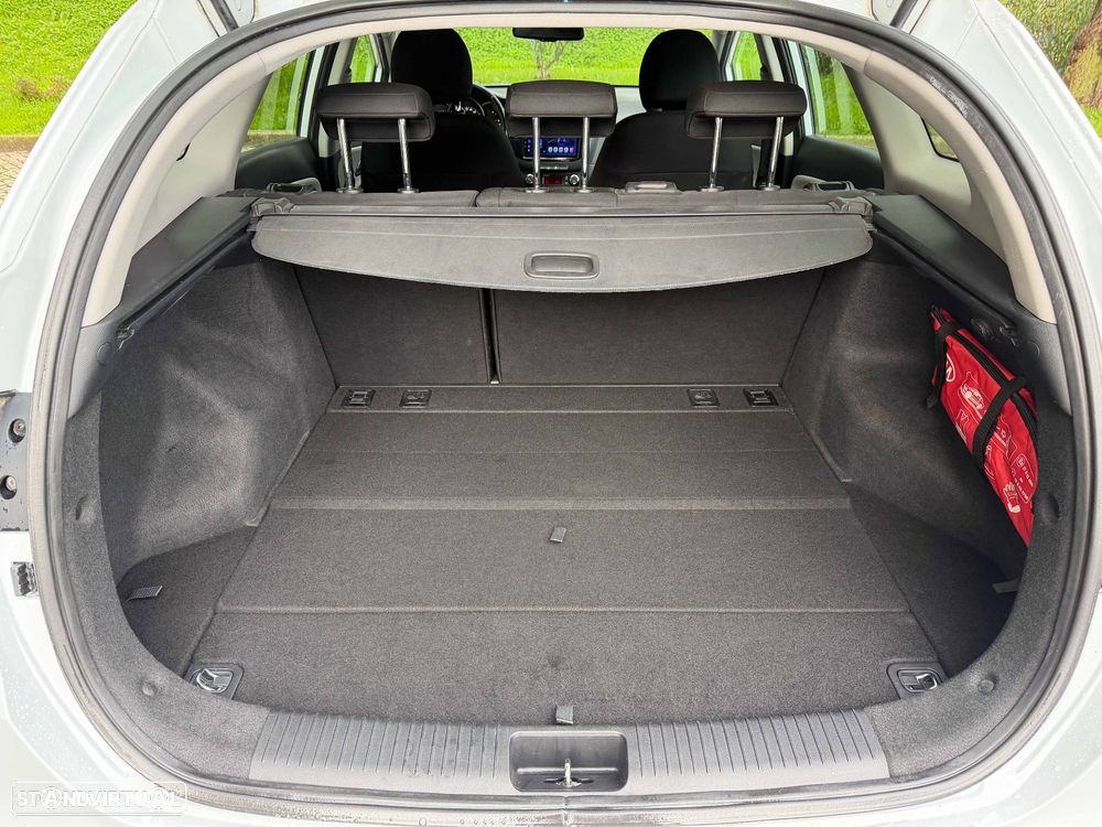 Kia Ceed SW 1.6 CRDi 128 ISG Dream Team Edition - 29