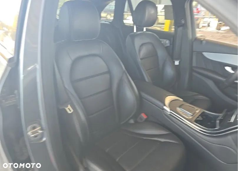 Mercedes-Benz GLC 300 4Matic 9G-TRONIC AMG Line - 10