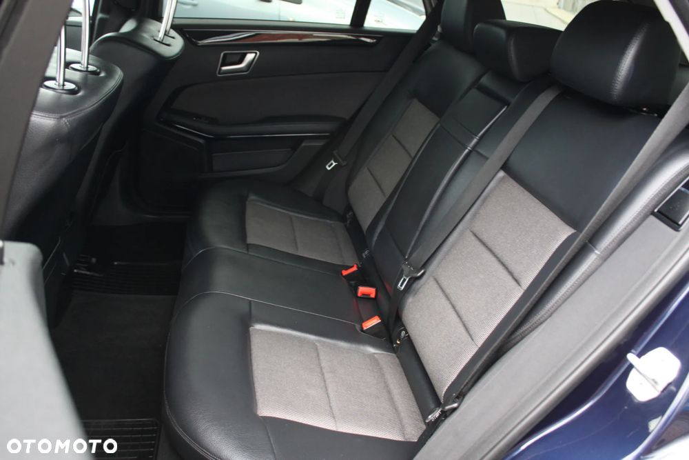 Mercedes-Benz Klasa E 220 CDI 7G-TRONIC Avantgarde - 33