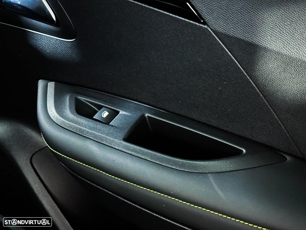Peugeot e-2008 54 kWh GT - 26