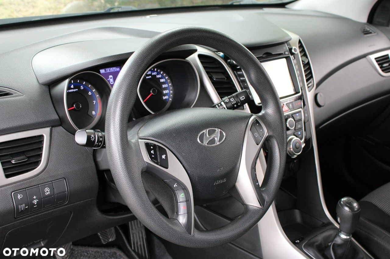 Hyundai i30 - 23
