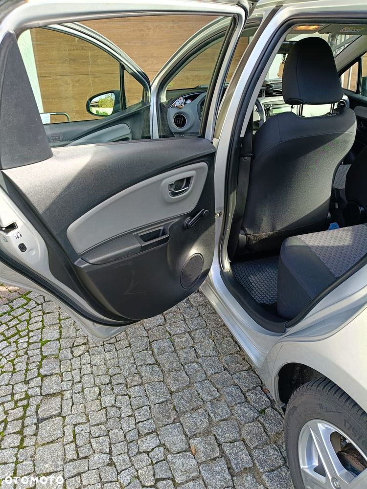 Toyota Yaris 1.0 Sol - 13