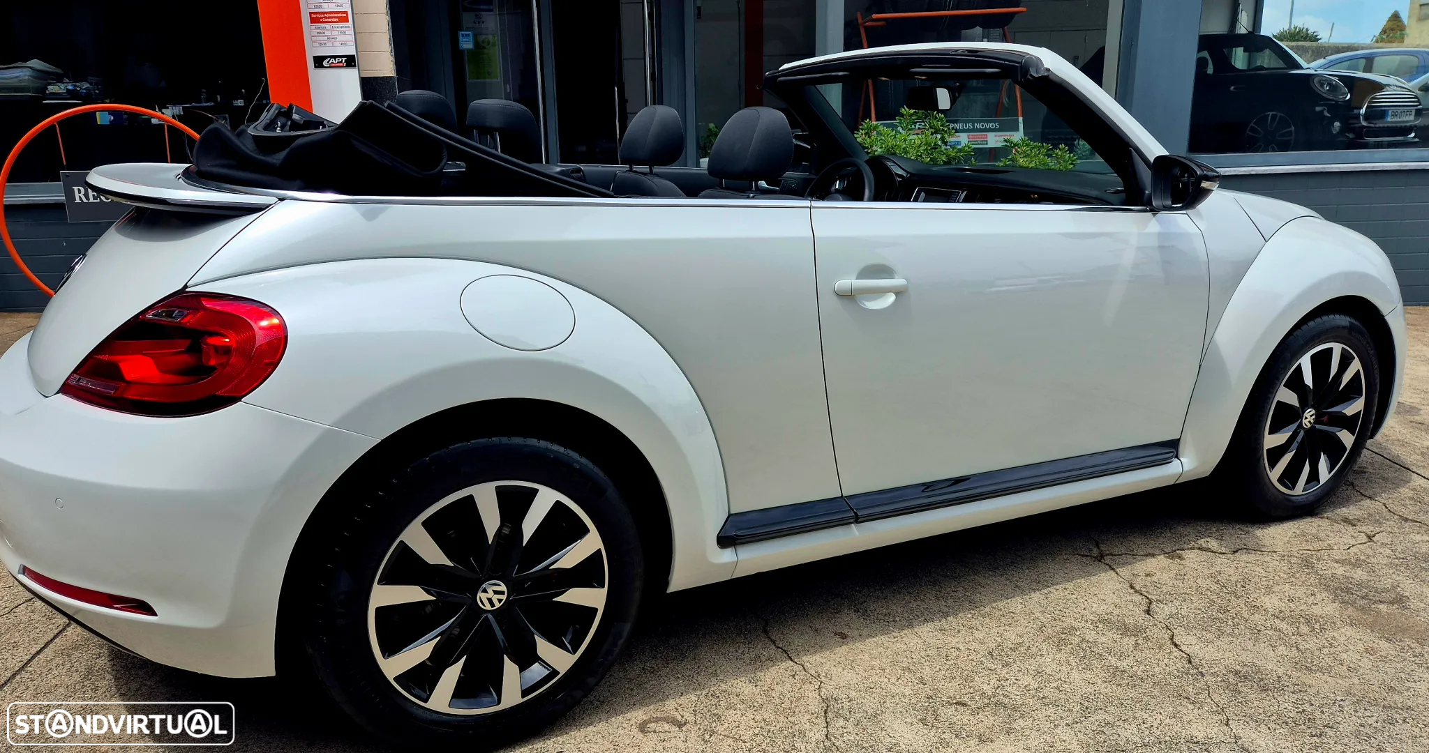 VW New Beetle Cabriolet 1.2 TSI Design DSG - 11