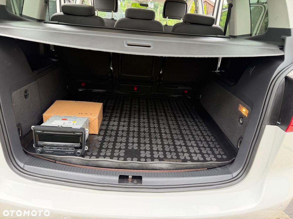 Volkswagen Touran 2.0 TDI DPF BlueMotion Technology DSG Life - 32