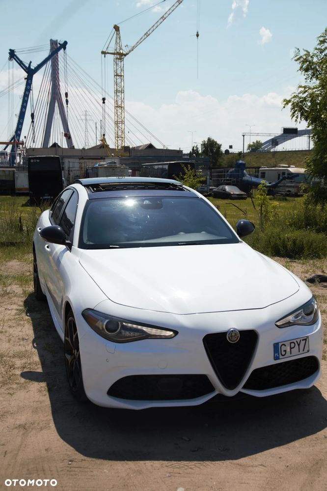 Alfa Romeo Giulia 2.0 Turbo 16V AT8-Q4 Ti - 10