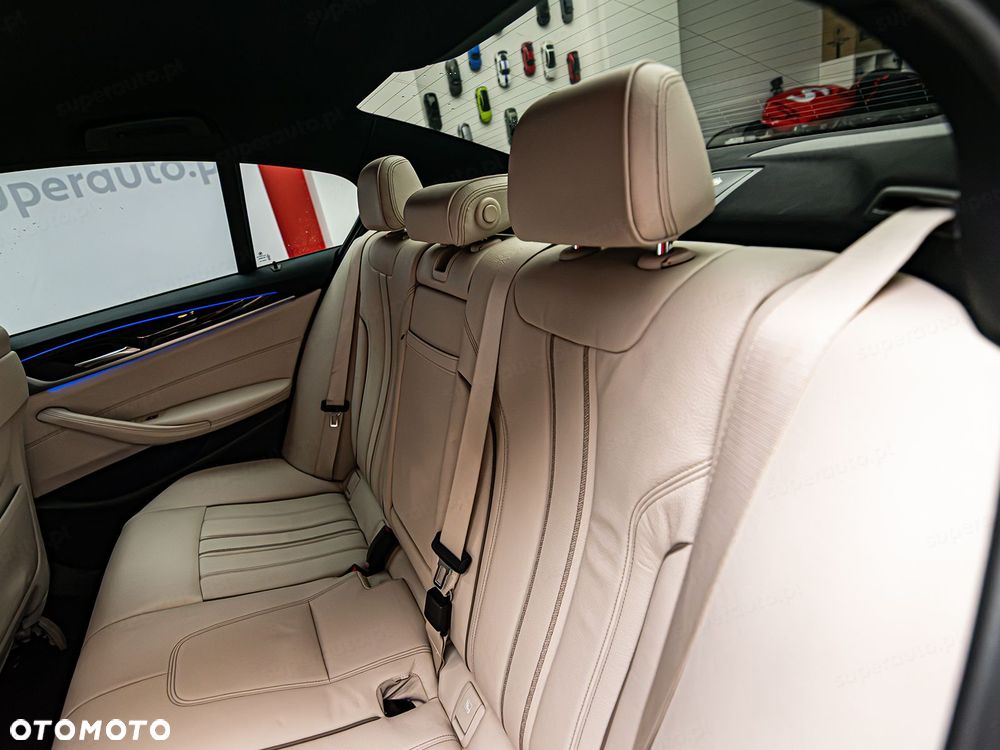 BMW Seria 5 530i xDrive - 27