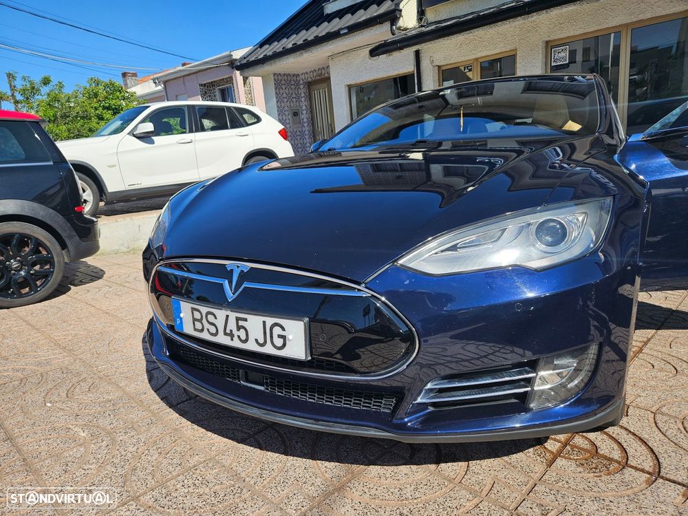 Tesla Model S P85D - 34