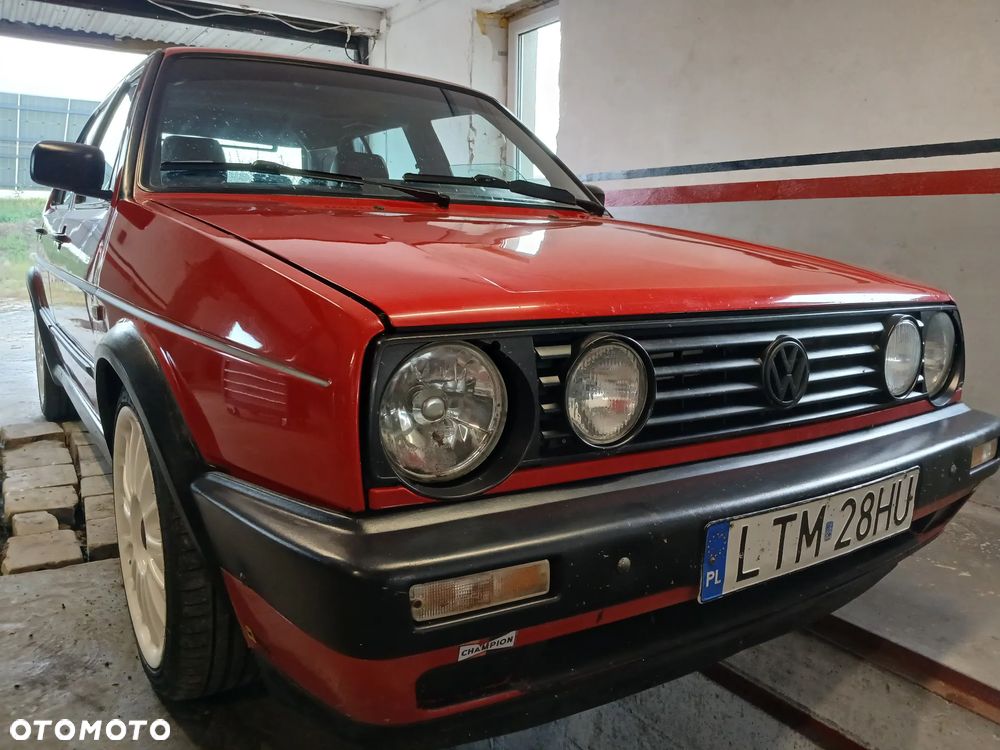 Volkswagen Golf 1.8 GTI - 1