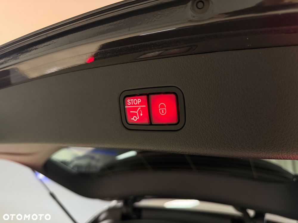 Mercedes-Benz GLC 300 4Matic 9G-TRONIC AMG Line - 32