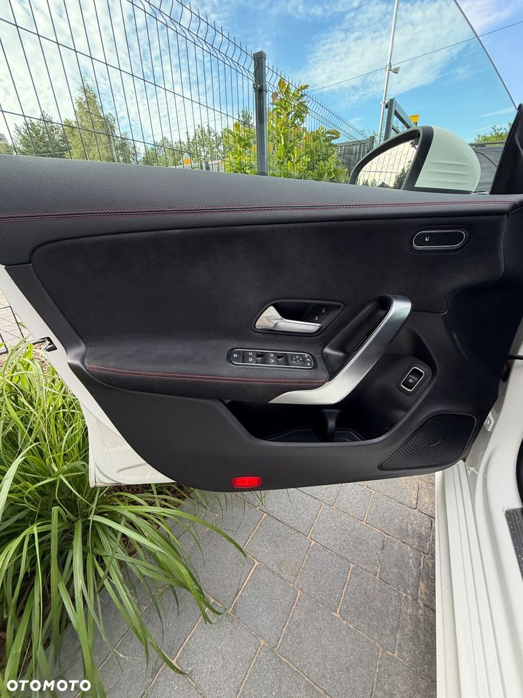 Mercedes-Benz CLA 200 AMG Line 7G-DCT - 14
