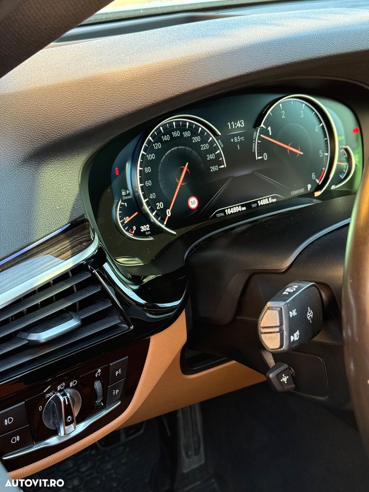 BMW Seria 5 530d xDrive AT - 26