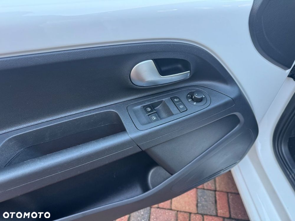 Volkswagen up! 1.0 move - 10